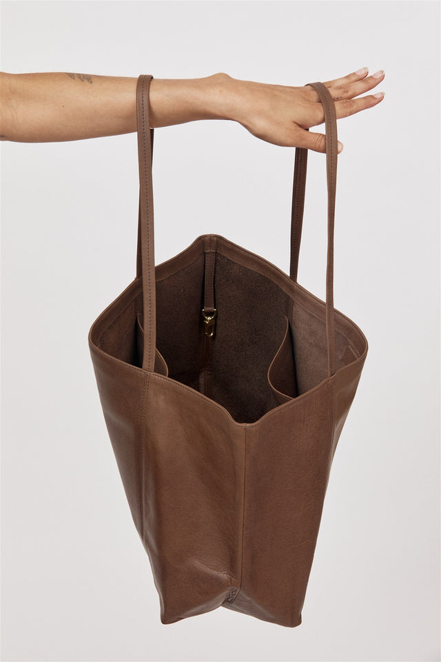 Makena Tote