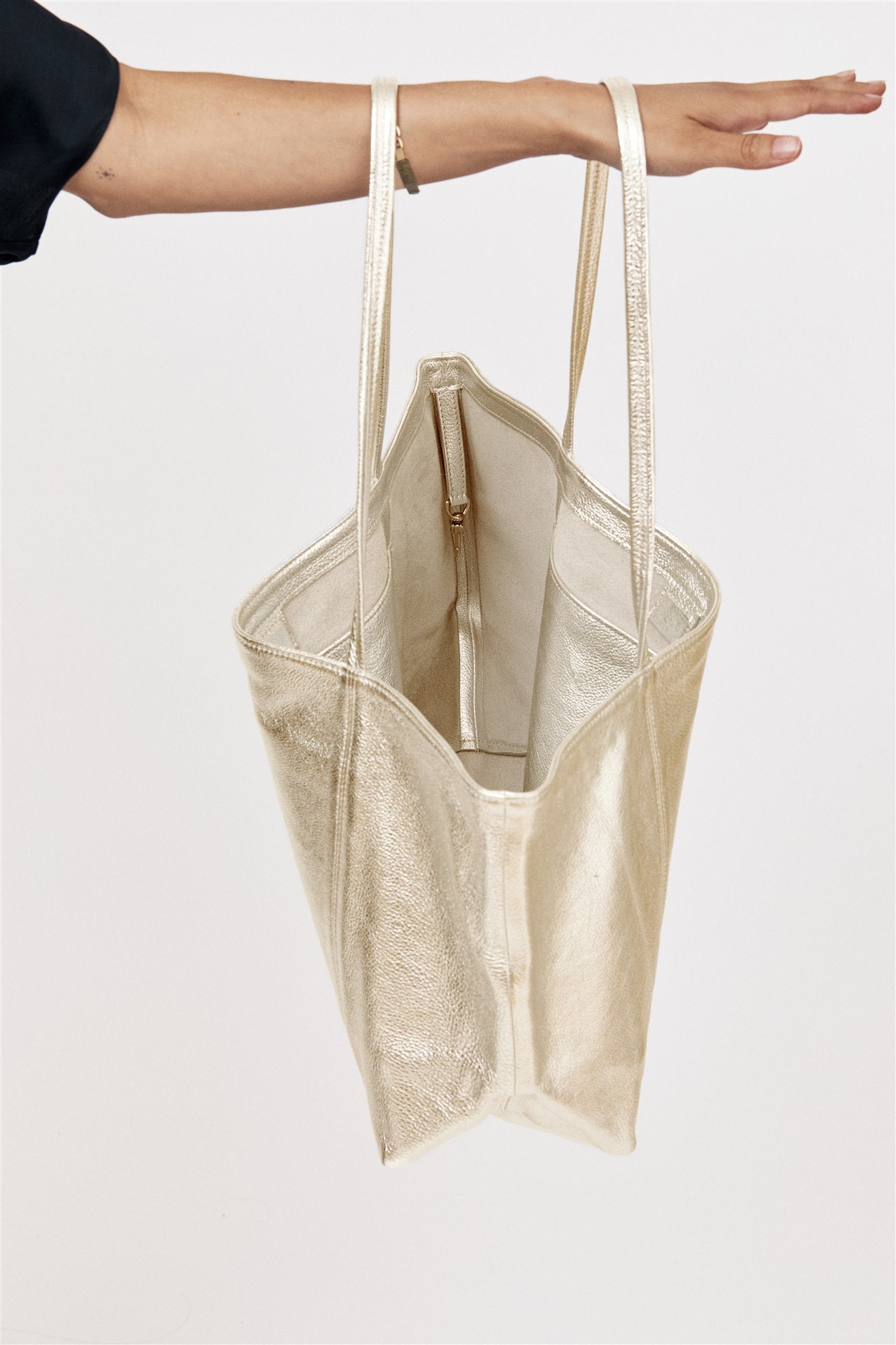 Makena Tote